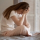 Dolore, donna, mal di testa, malessere, stress, confusione, disagio, tensione, salute, benessere, cura, emozione, stress psicologico, disagio mentale, sofferenza, benessere psicologico, crisi, emotività, disagio emotivo, ansia, depressione.